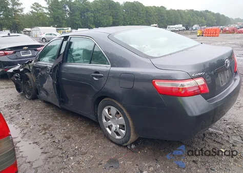 2009 Toyota Camry Le z USA, uszkodzony, nr VIN 4T1BE46K99U877789